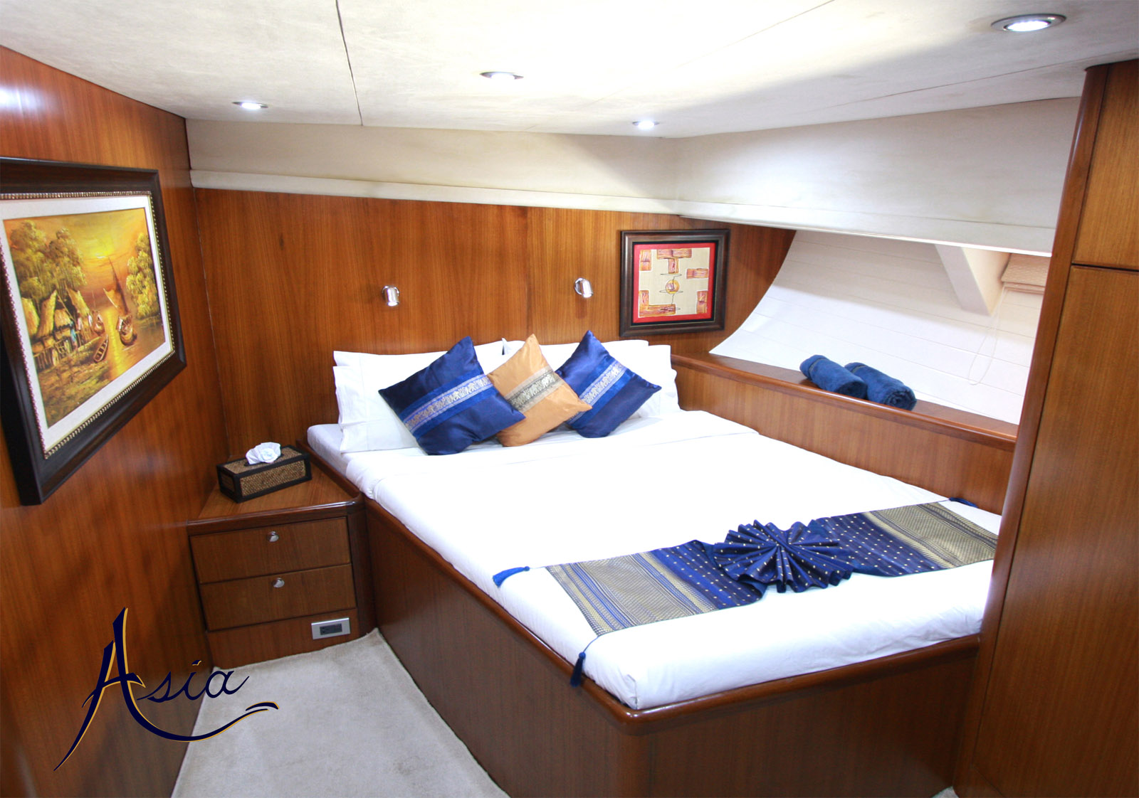 SY ASIA - Guest cabin.jpg