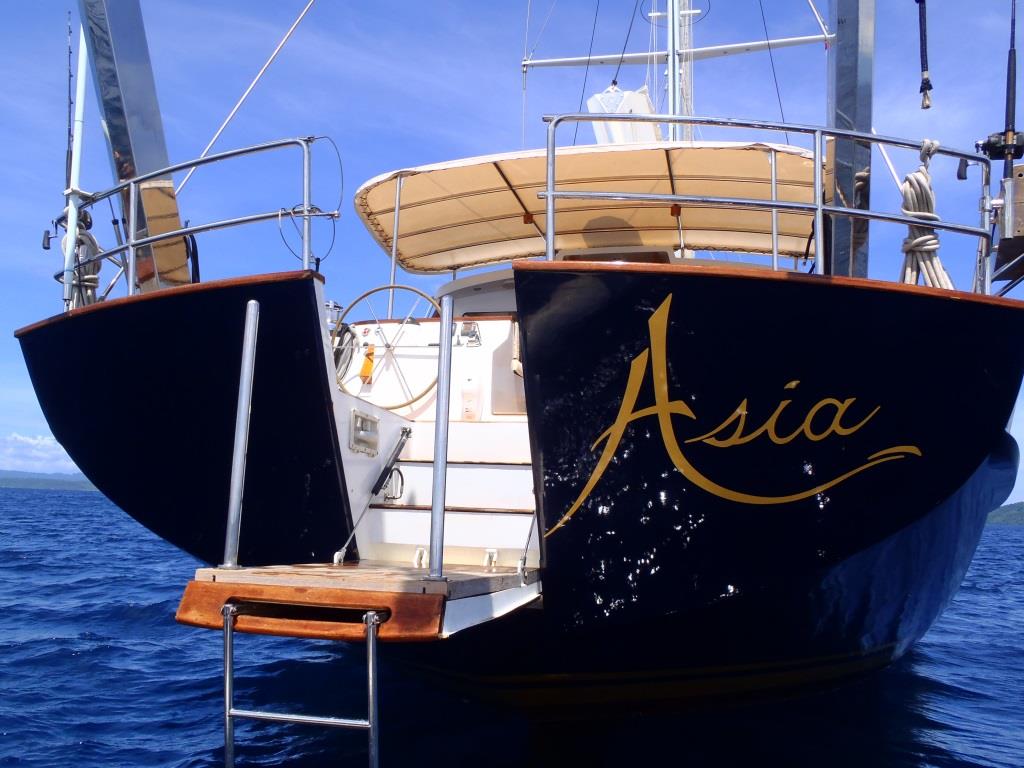 SY ASIA - Transom.jpg