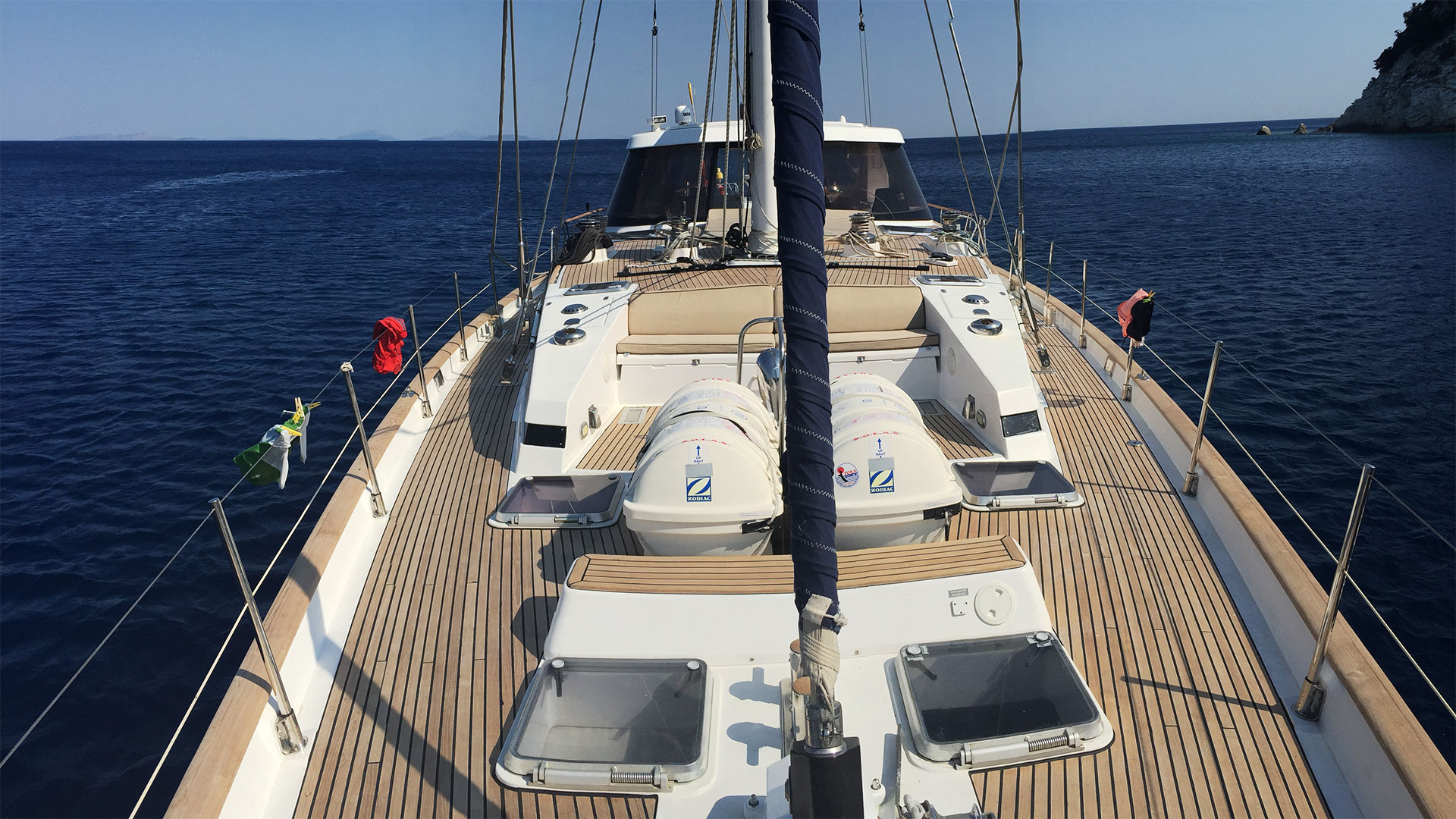 SY CENTURION - Foredeck.jpg