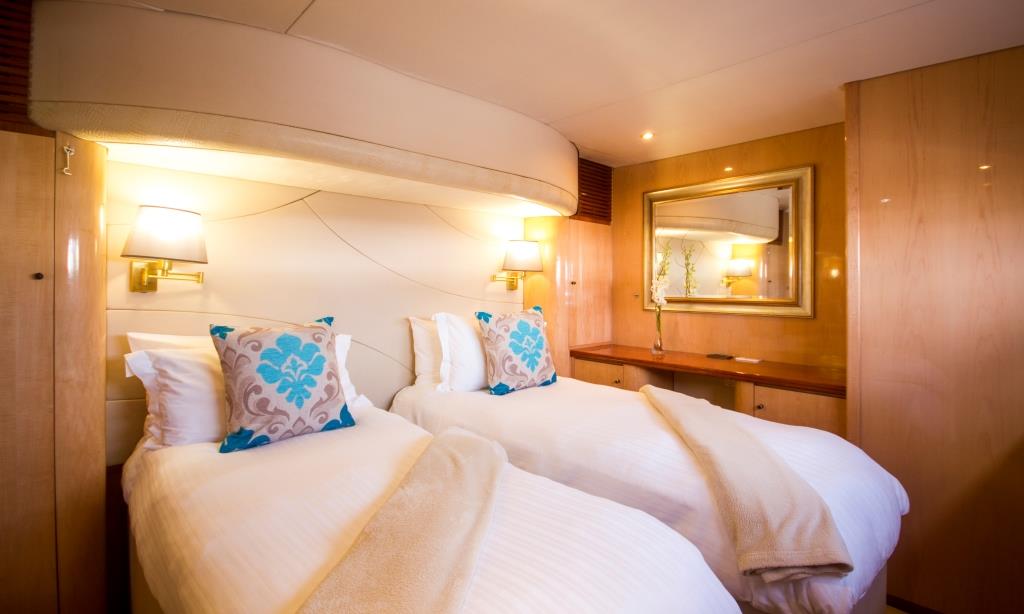 SY KINGS RANSOM - Mid cabin converted.jpg