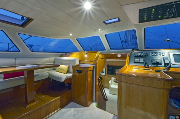SY ORION Deck salon.jpg
