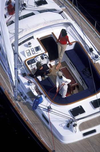 SY SEA STAR -  Deck from above.jpg