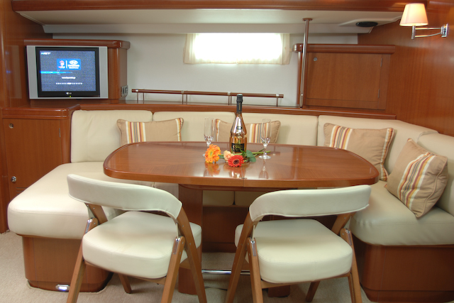 SY SEA STAR - Dining.jpg
