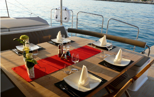 SY STERGANN II - Alfresco dining.jpg