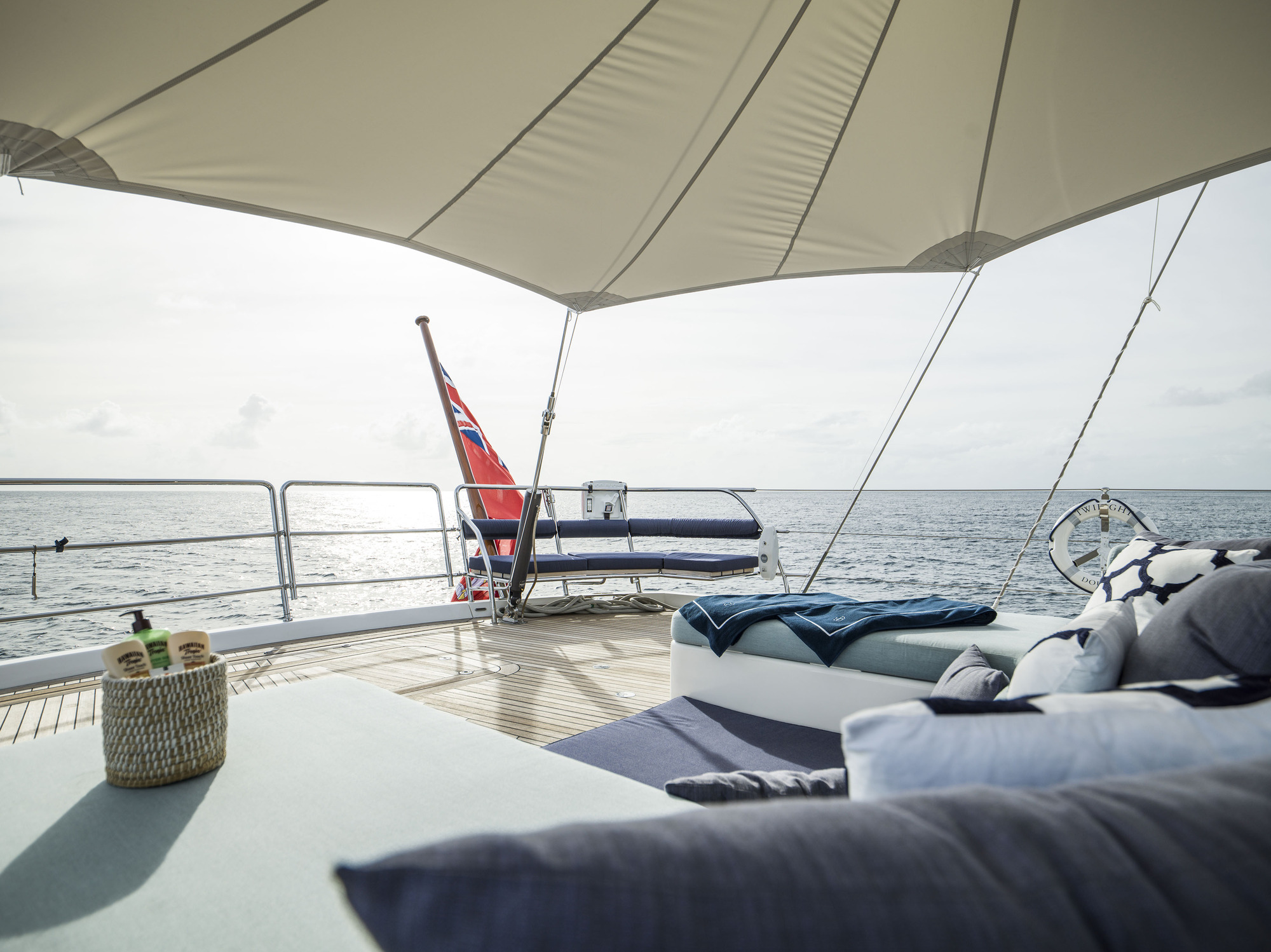 SY TWILIGHT - Aft deck.jpg