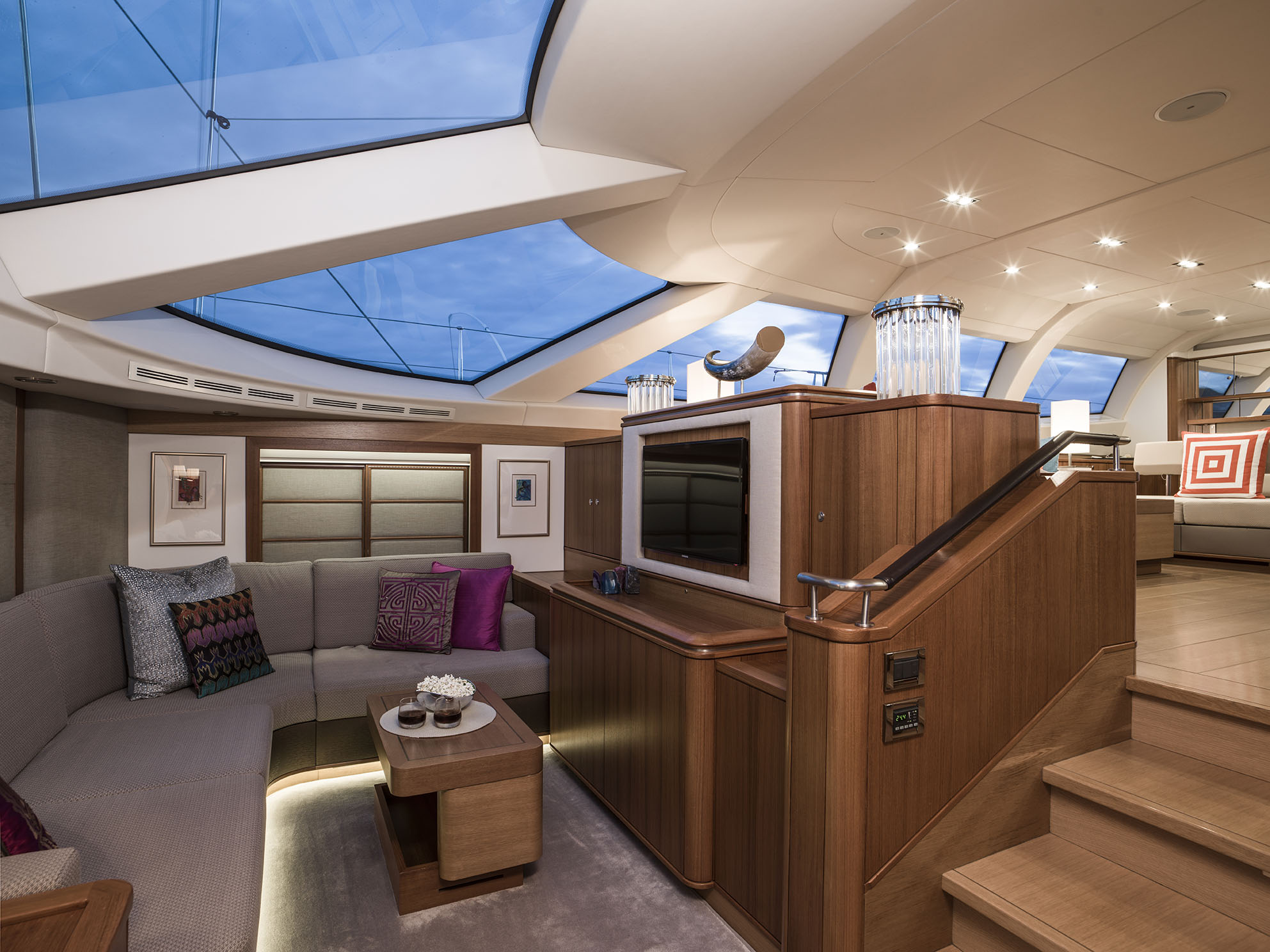 SY TWILIGHT - Lower salon.jpg