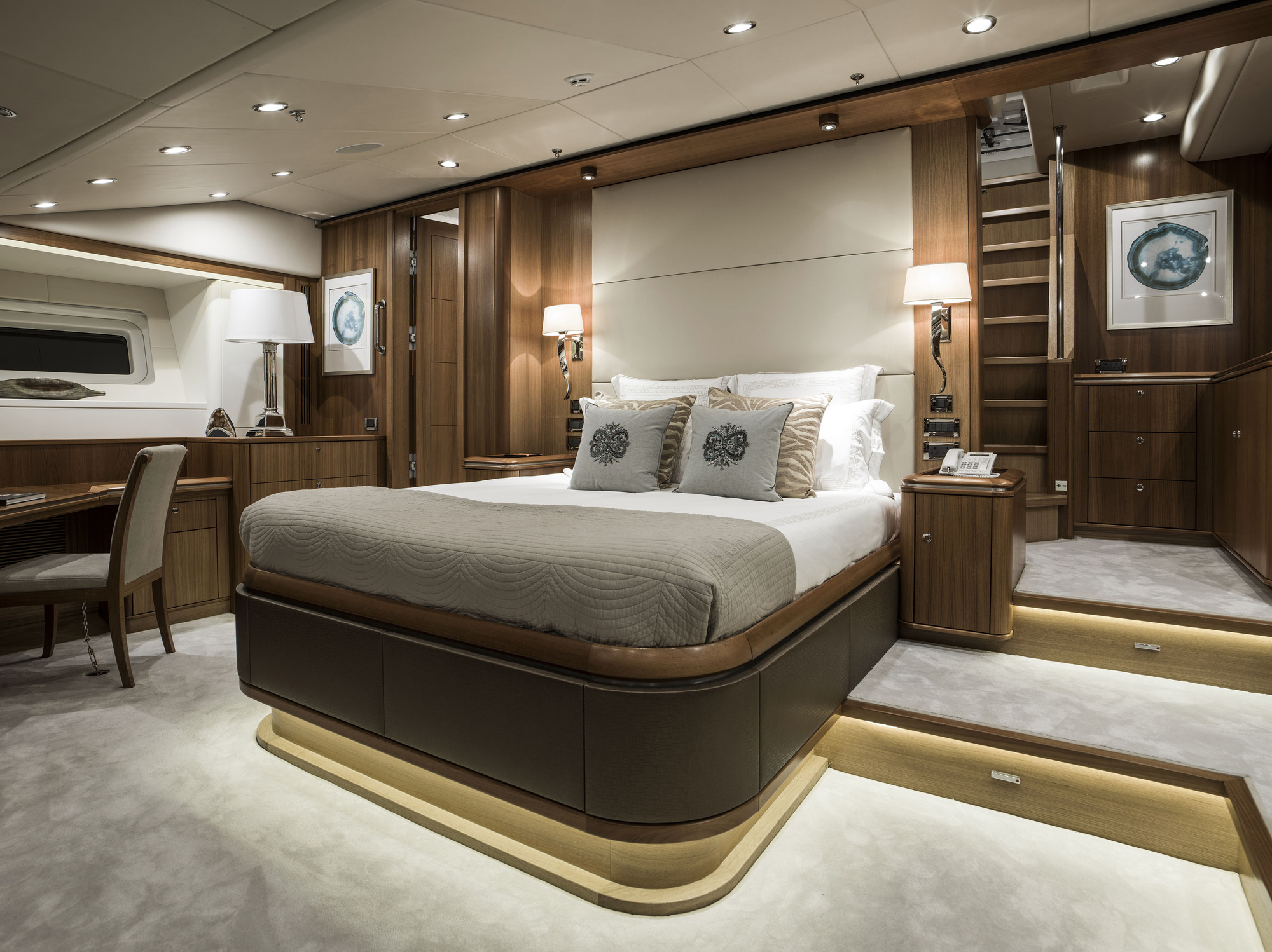 SY TWILIGHT - Master stateroom.jpg