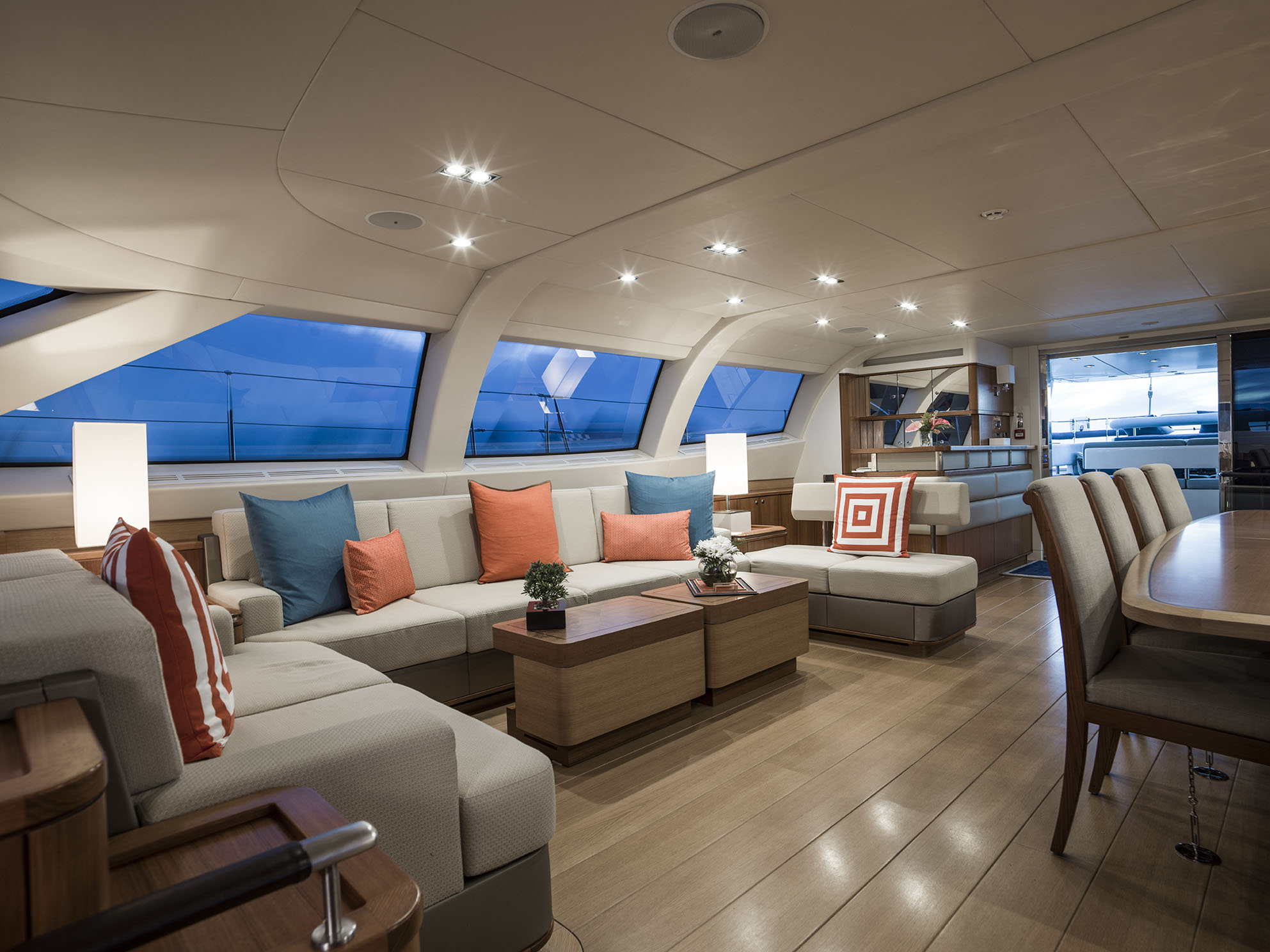 SY TWILIGHT - Salon view aft.jpg