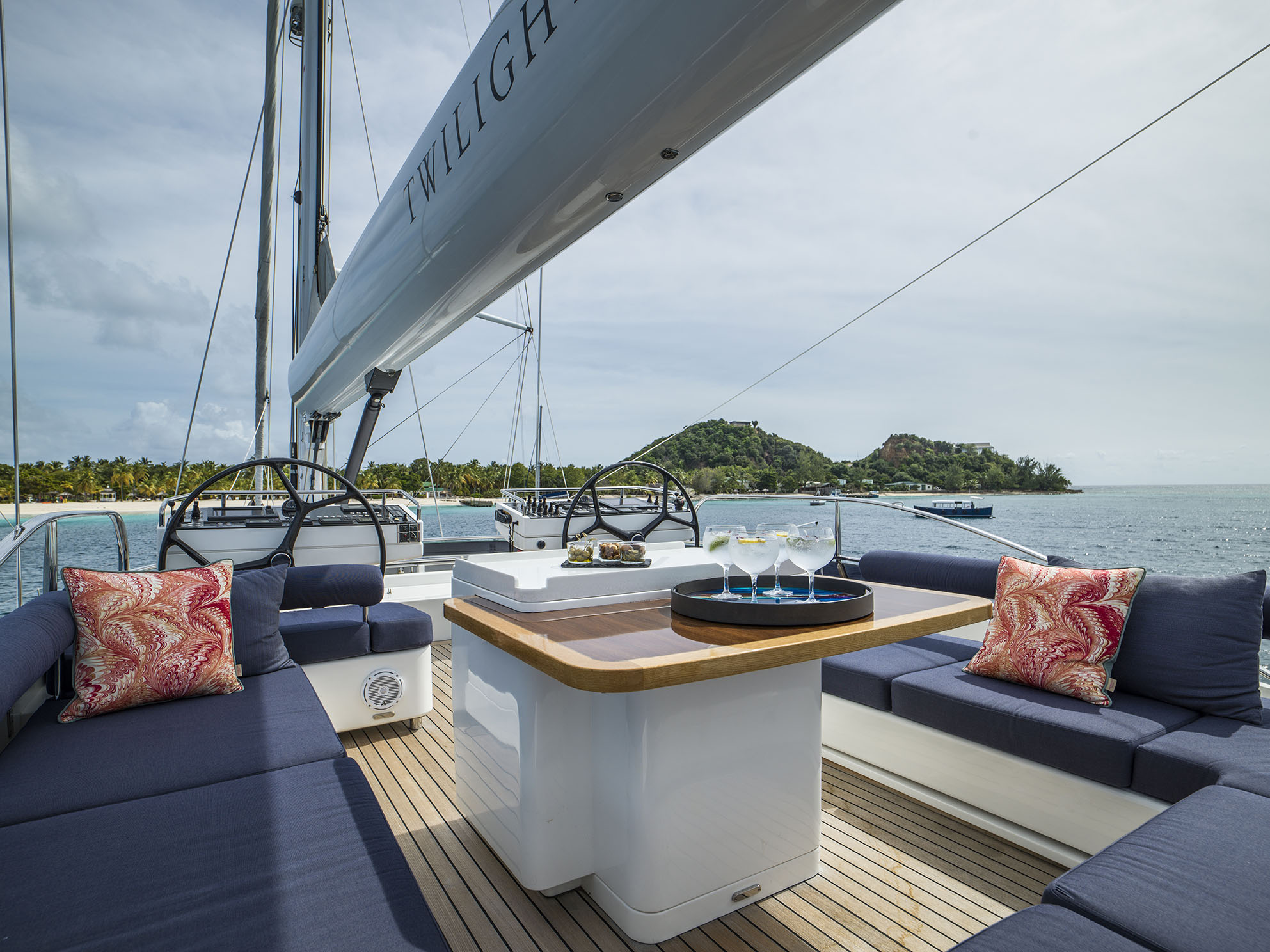 SY TWILIGHT - Sundeck.jpg