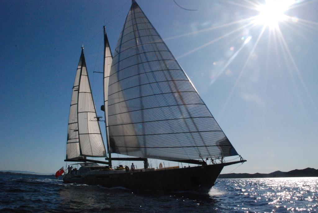 SY YAMAKAY - Sailing.jpg