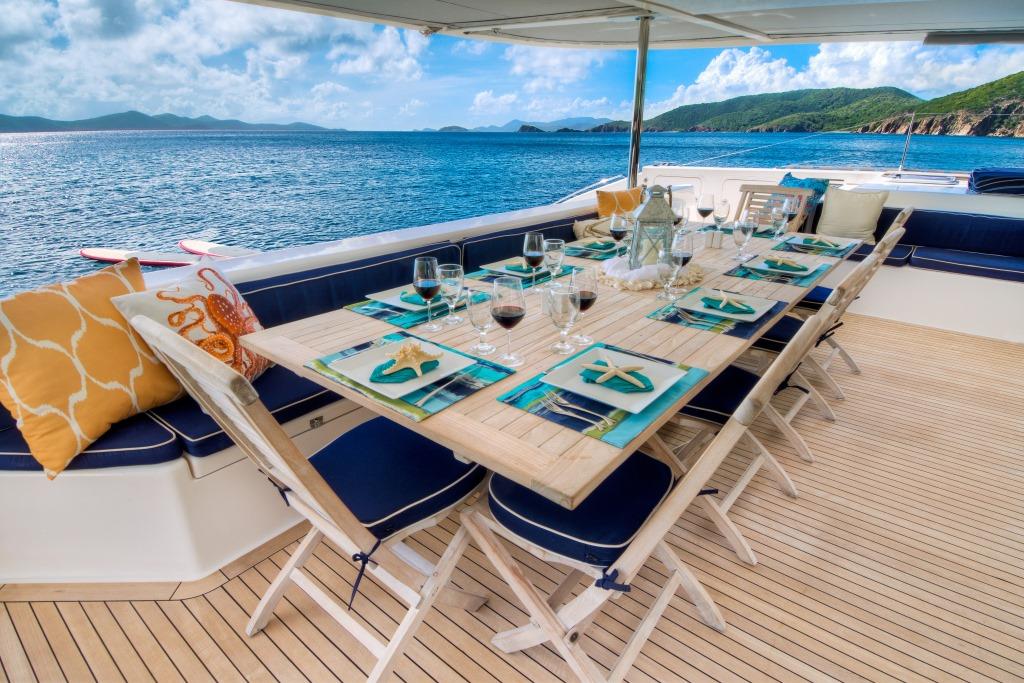 SY ZINGARA - Alfresco dining.jpg