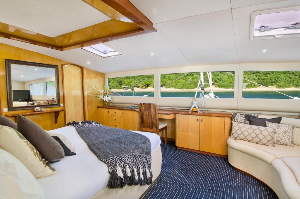 SY ZINGARA - Master cabin.jpg