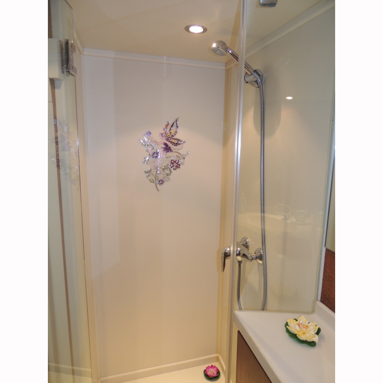 SYNOSTROMO - Shower.jpg
