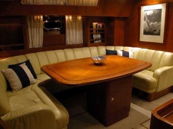 Sail Yacht ALINA -   Dining table.jpg