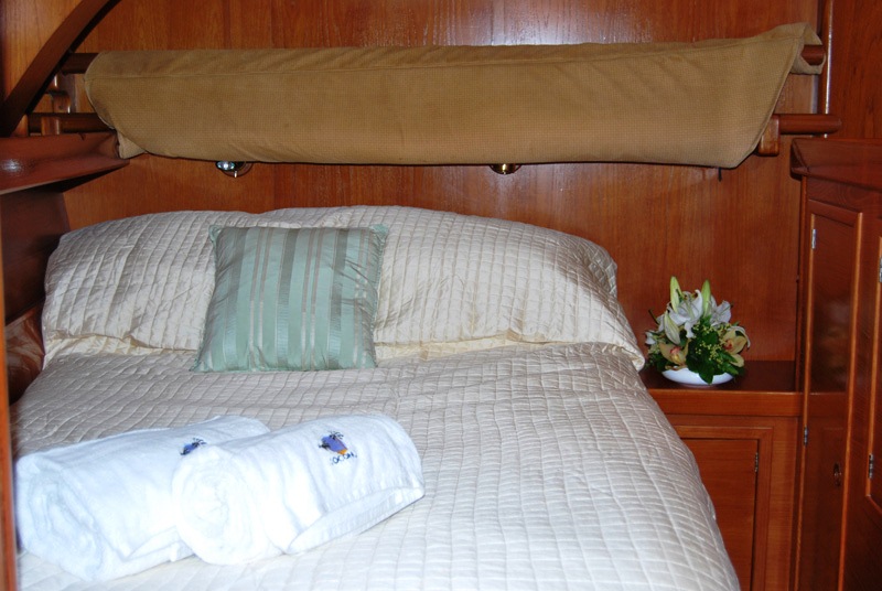 Sail Yacht COCONUT -  Starboard Cabin.jpg