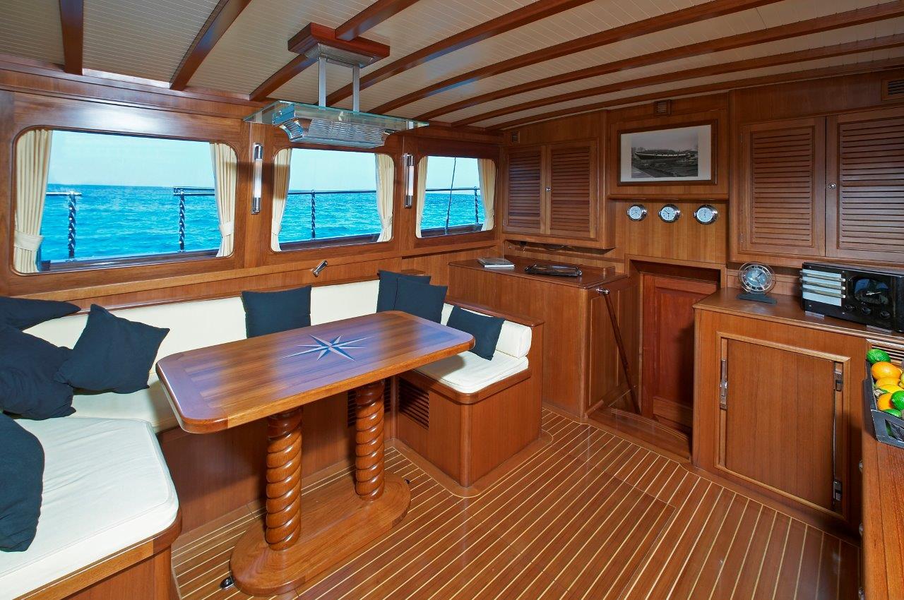 Sail Yacht DOLPHIN - Main Salon.jpg