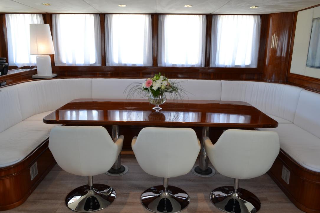Sail Yacht DVI MARIJE - Salon Dining.jpg