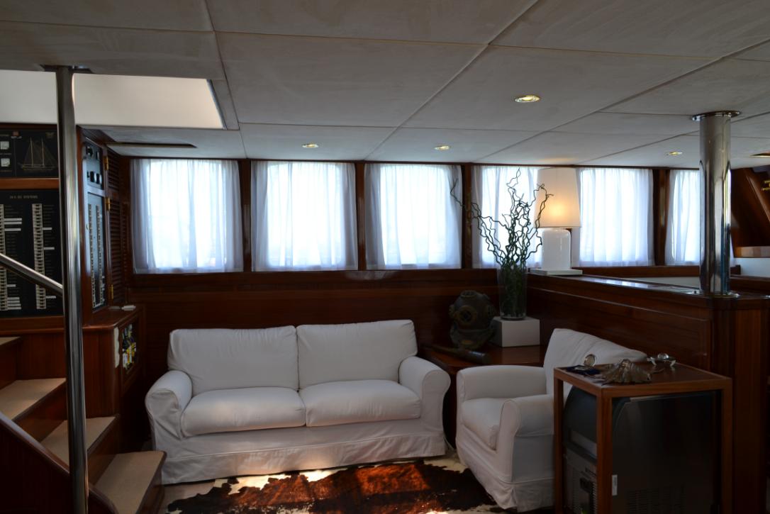 Sail Yacht DVI MARIJE - Salon Seating.jpg