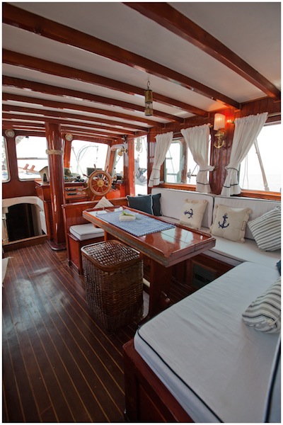 Sail Yacht ELEFTHERIA -  Salon dining.jpg