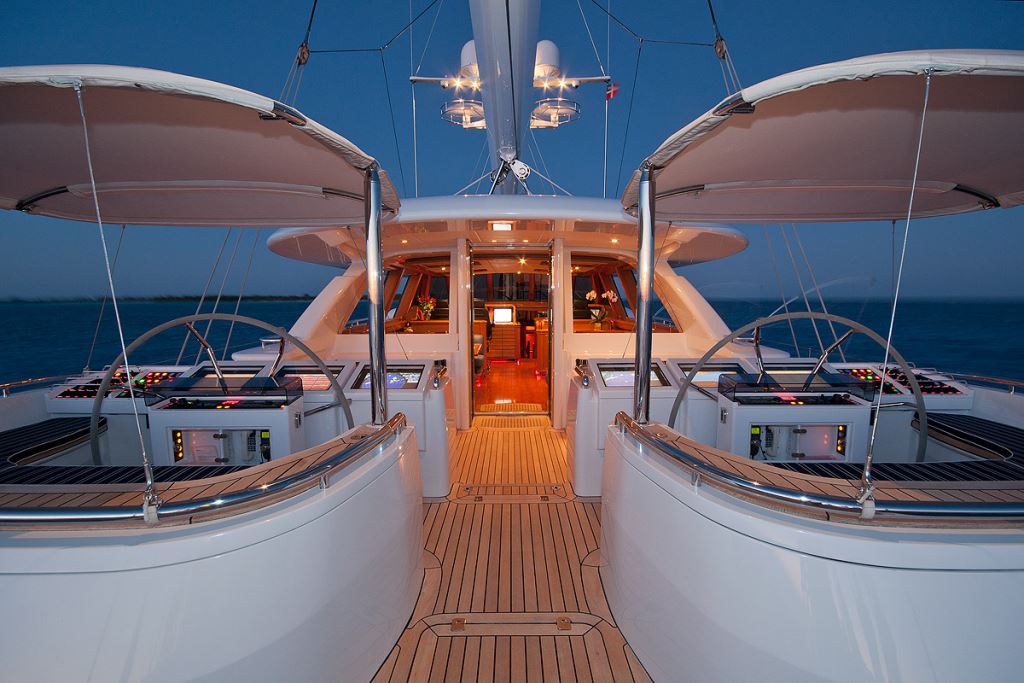 Sail Yacht HYPERION -  Cockpit.jpg