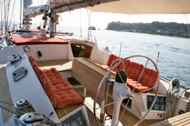 Sail Yacht JAIPUR -  Cockpit.jpg