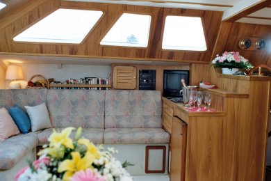 Sail Yacht JAIPUR -  Salon 2.jpg