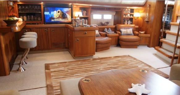 Sail Yacht LETIZIA -  Salon 2.jpg