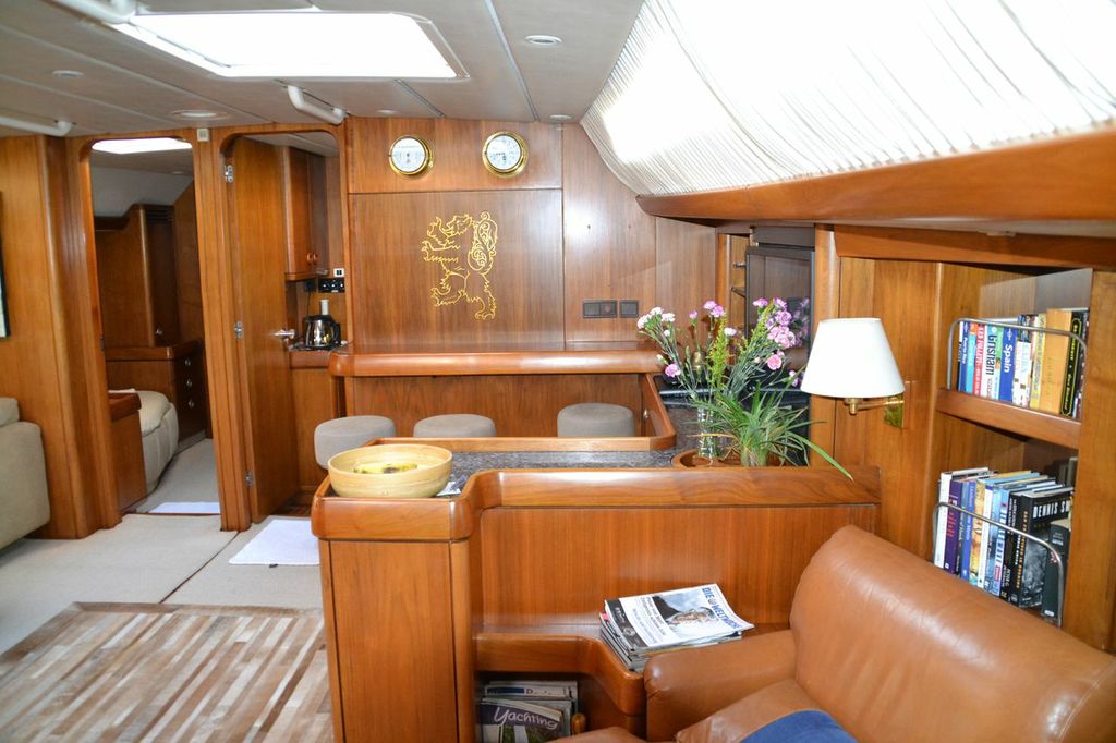Sail Yacht LETIZIA -  Salon.jpg