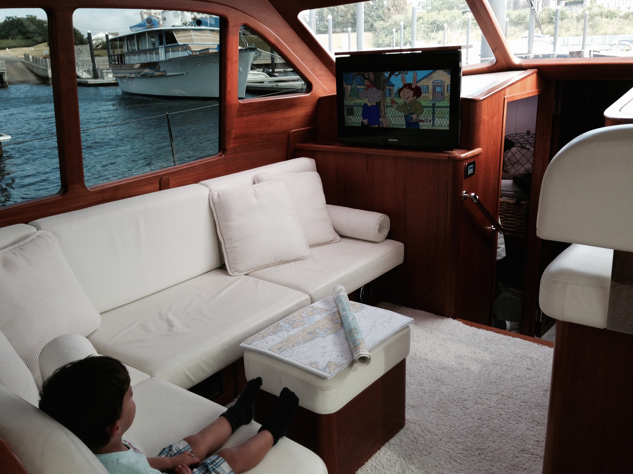 Sail Yacht NORTHERN STAR - Salon Seating.jpg