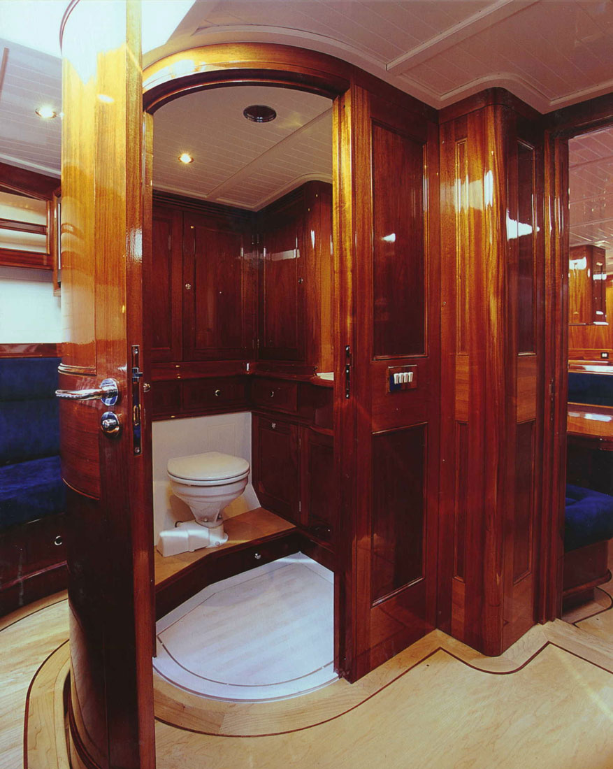Sail Yacht WINDROSE -  Guest Ensuite.jpg