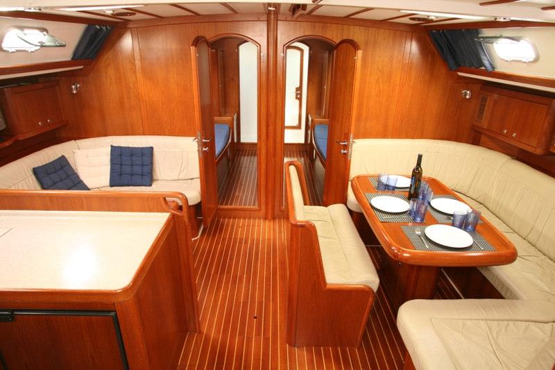 Sail yacht ATREVIDA - Salon 2.jpg