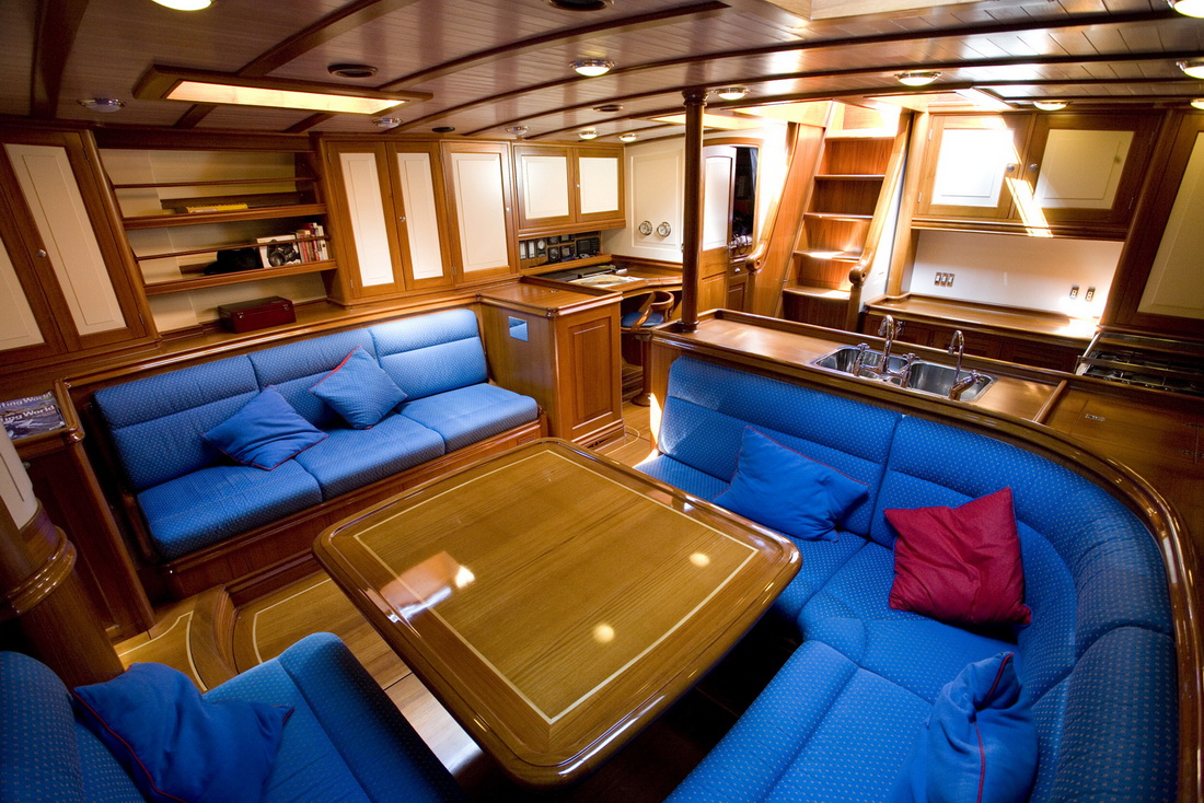Sail yacht COPIHUE -  Salon.jpg