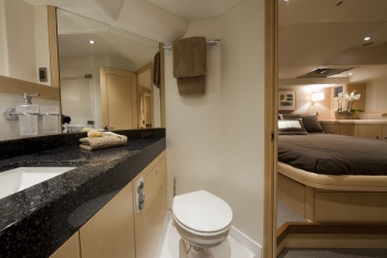 Sail yacht DELICIA -  Master Ensuite.jpg