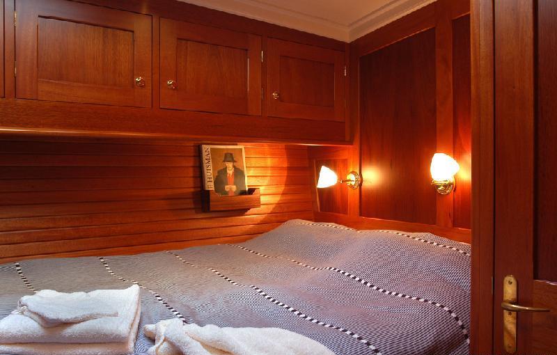 Sail yacht LADY ANN -  Master Cabin.jpg