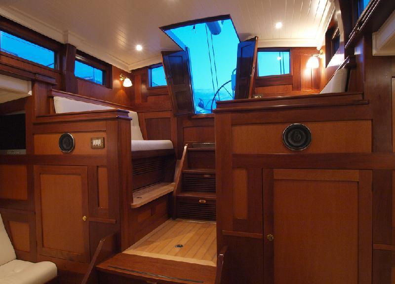 Sail yacht LADY ANN -  Pilot house.jpg