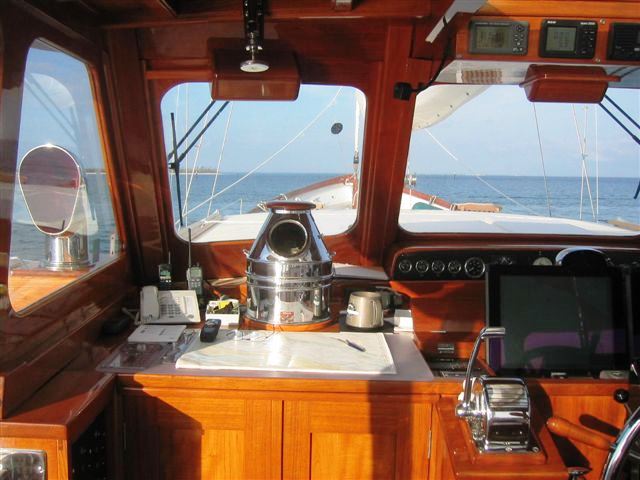 Sail yacht SEA DIAMOND - Wheelhouse.jpg