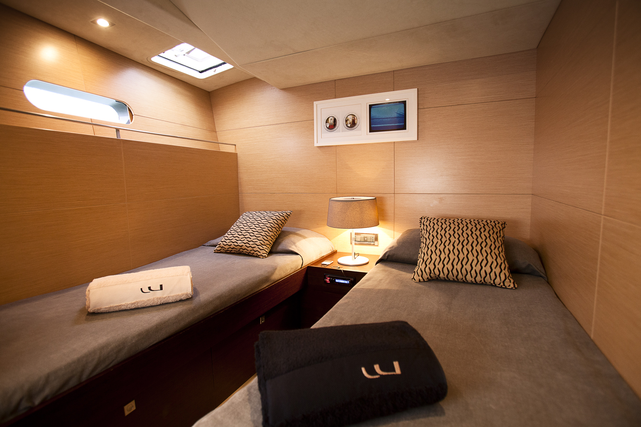 Sail yacht WIZARD -  Twin Cabin.jpg