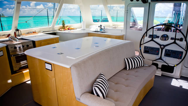 Sailing Catamaran Zenyatta - Lounge.jpg