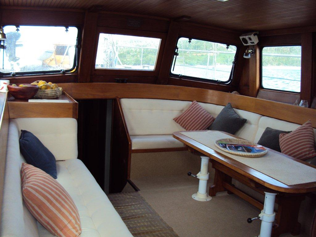 Sailing Yacht TAU -  Salon.jpg