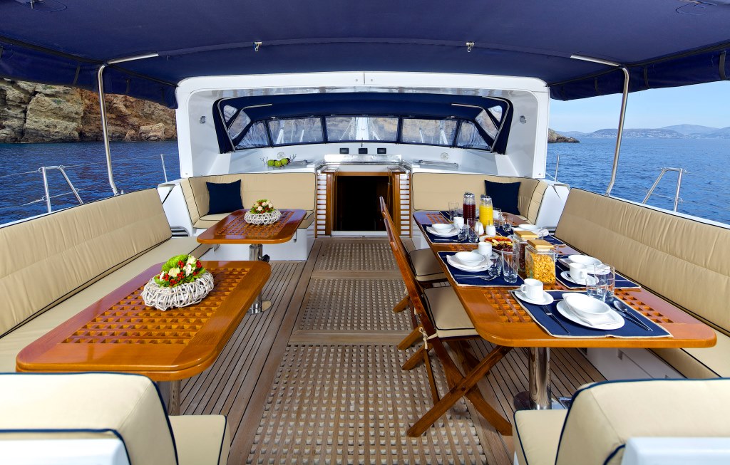Sailing yacht AMADEUS - Cockpit Dining 2.jpg