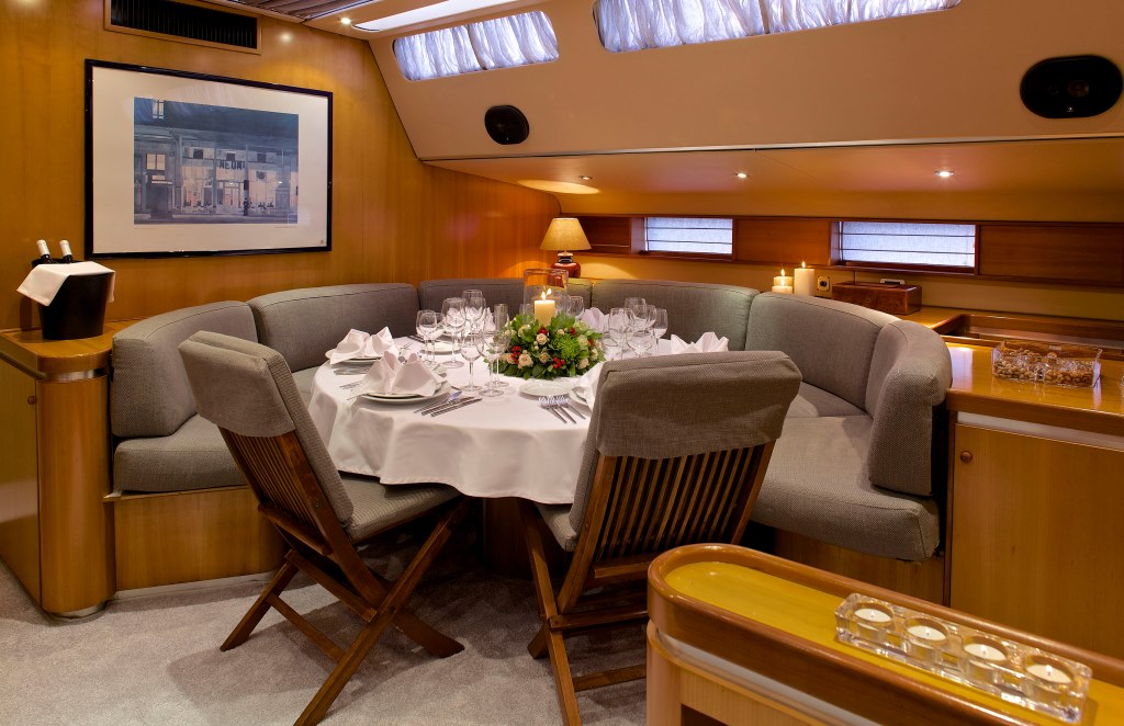 Sailing yacht AMADEUS - Salon Dining.jpg