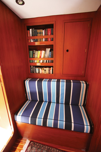 Sailing yacht ANAHITA - Fwd Cabin Settee.jpg