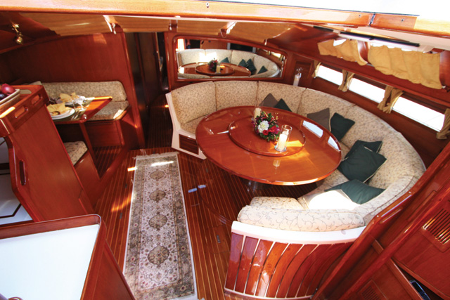 Sailing yacht ANAHITA - Salon.jpg