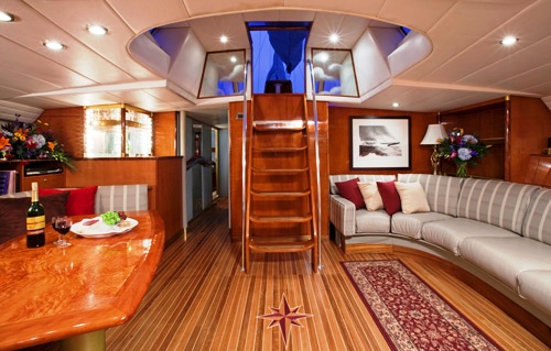 Sailing yacht APACHE -  Salon.jpg