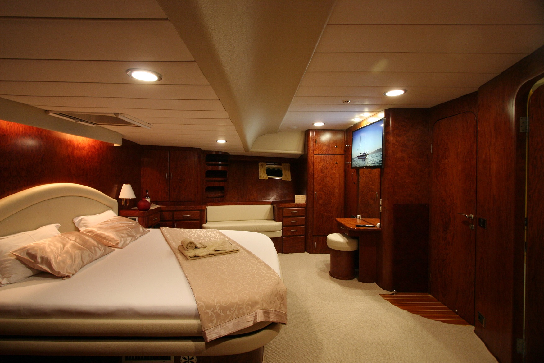 Sailing yacht EUPHORIA - 014.jpg