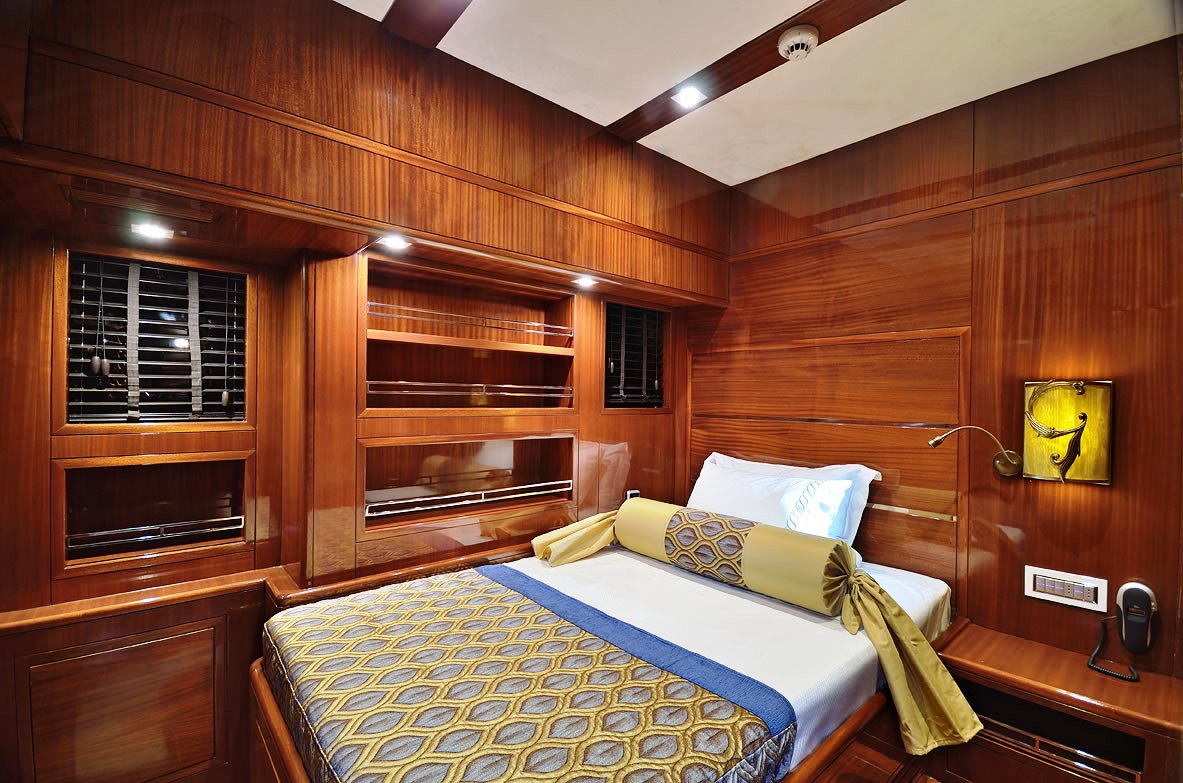 Sailing yacht GLORIOUS -  Double Cabin.jpg
