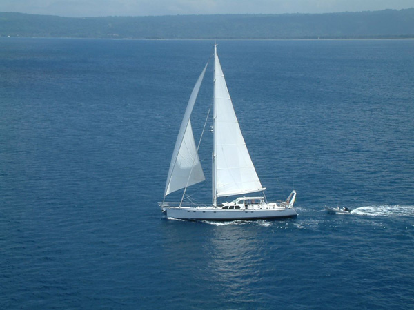 Sailing yacht KE-AMA II -  Cruising.jpg