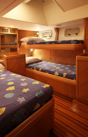 Sailing yacht KE-AMA II -  Twin Cabin.jpg