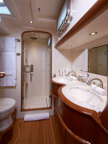 Sailing yacht KEALOHA -  Bathroom.jpg