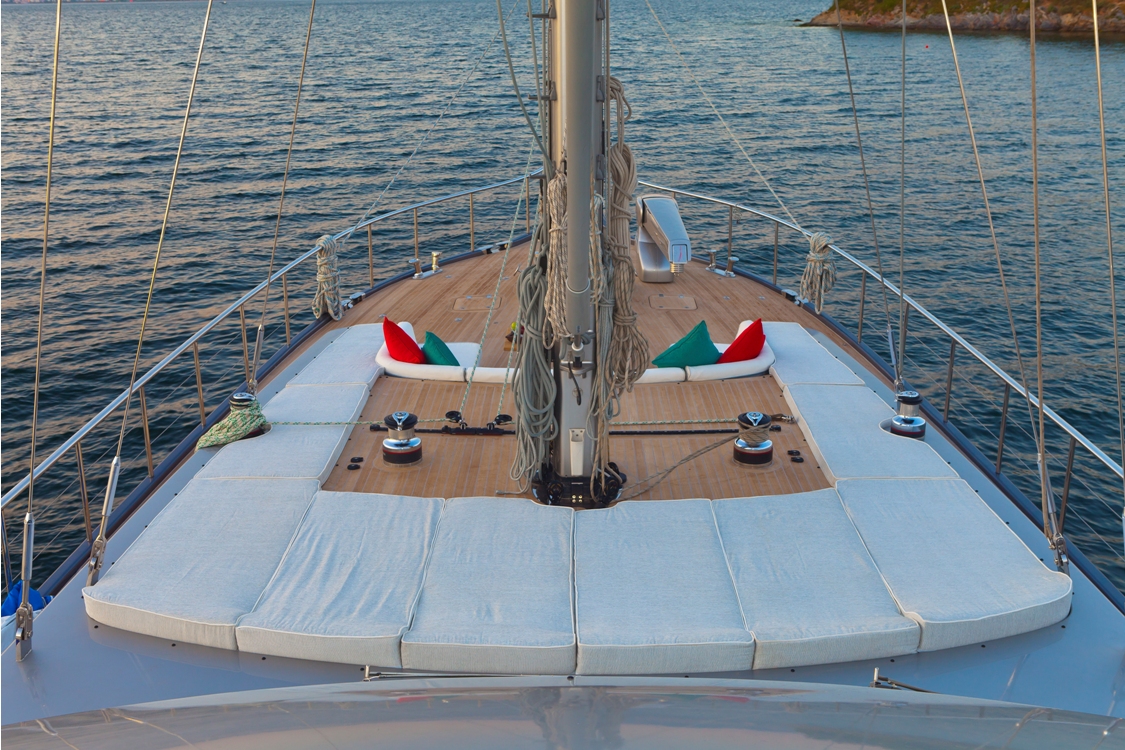 Sailing yacht Merlin -  Sunpads.jpg